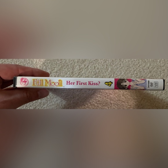 Full Moon 4 her first kiss? - Picture 8 of 8